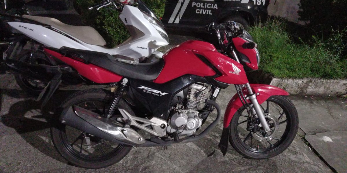 Motocicleta roubada é recuperada pela polícia no bairro da Liberdade