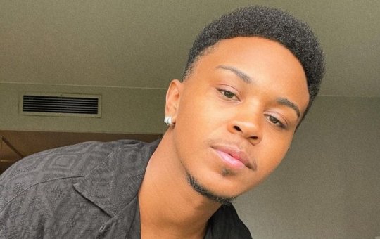 Jean Paulo Campo, o Cirilo do Carrossel, fala sobre primeiro beijo com atriz