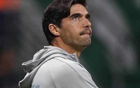 O português Abel Ferreira pede desculpa por expressão xenofóbica em coletiva