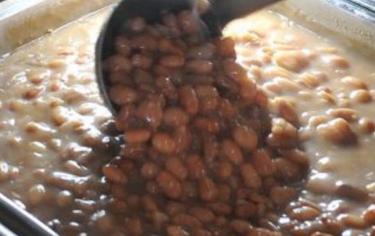 Mulher morre após comer feijão envenenado em Salvador