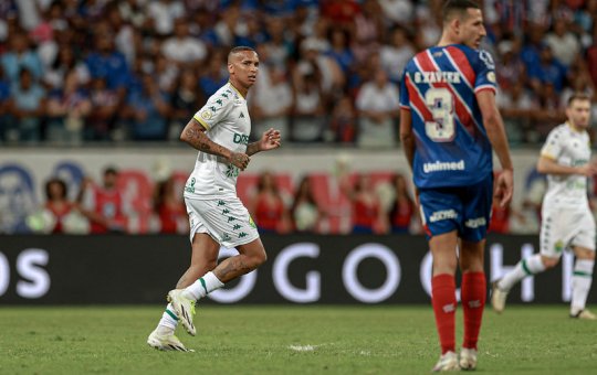 Deyverson se diz feliz por especulações clubes baianos: "É bom ser valorizado"