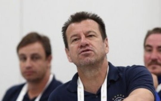 Dunga e esposa recebem alta após acidente de carro