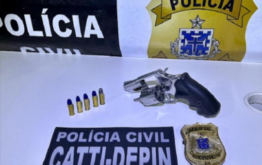 Agressor é preso em Eunápolis por posse ilegal de arma e ameaça à companheira