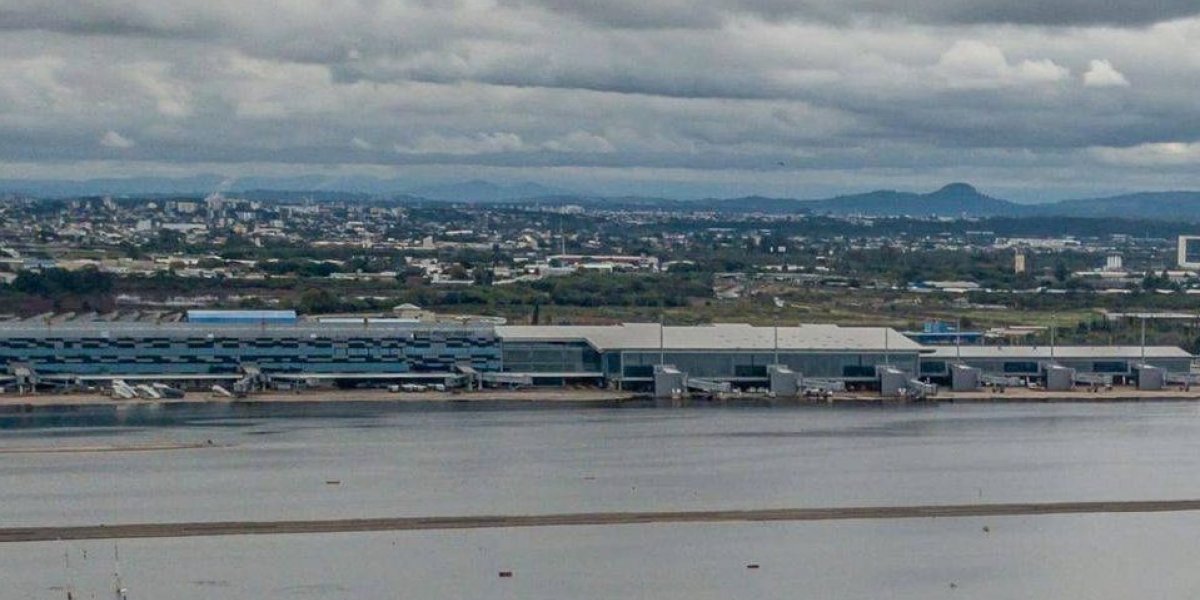 RS:Aeroporto de Porto Alegre reabre após enchentes