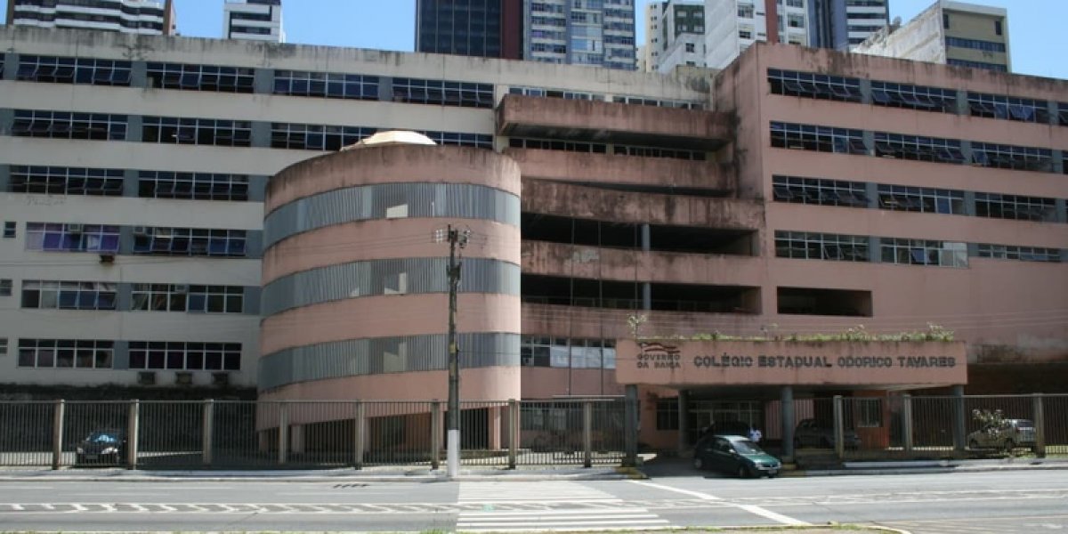 Bahia planeja venda do antigo Colégio Estadual Odorico Tavares para este ano