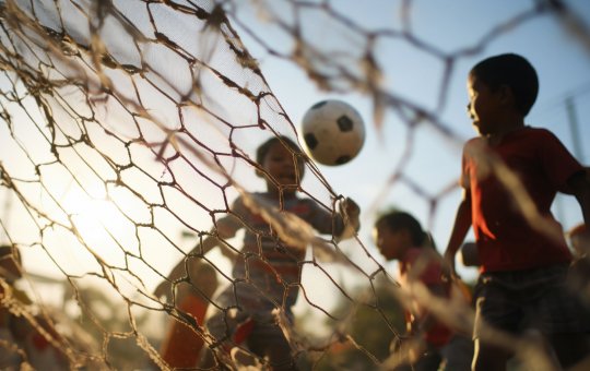 Transformando vidas: O poder do futebol na construção de um futuro promissor 