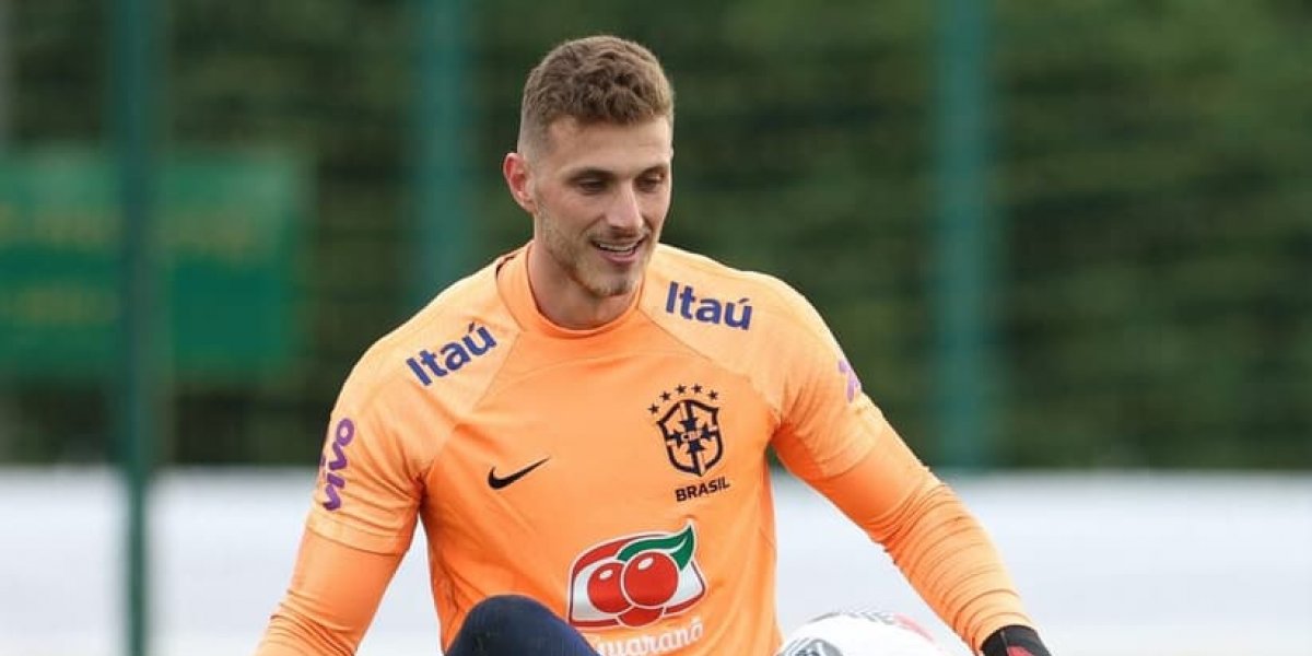 Goleiro brasileiro é contratado por R$ 108 milhões pelo Al-Nassr