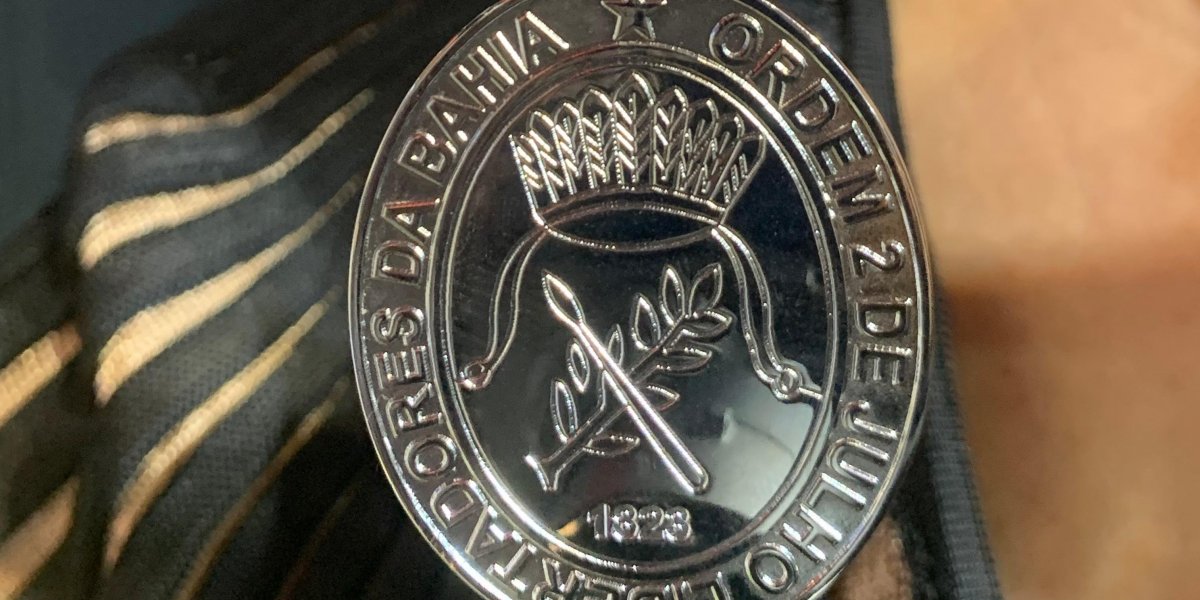 Jerônimo Rodrigues entrega Medalha da Ordem 2 de Julho para homenageados