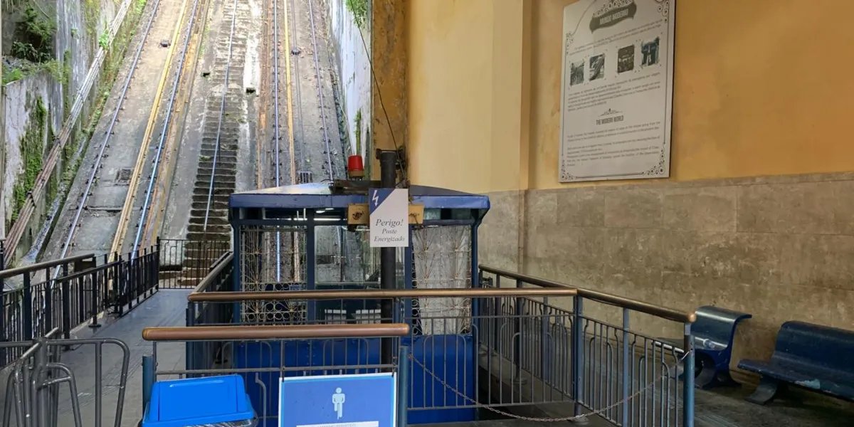 Acidente em Plano Inclinado Gonçalves, deixa passageiros em pânico