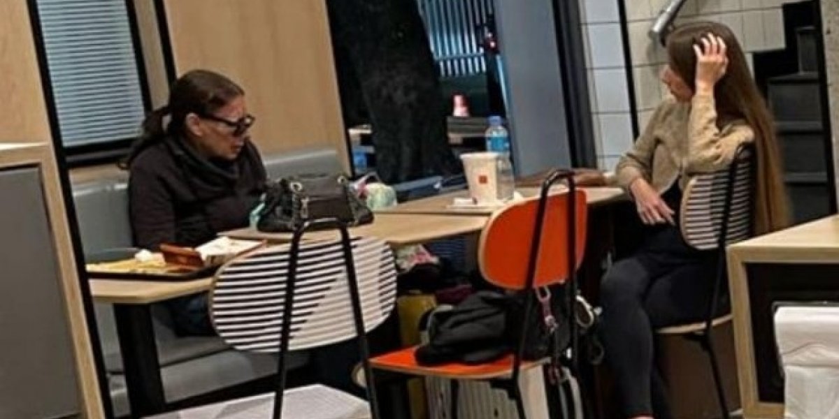 Mãe e Filha que moram no McDonald's relatam sofreram agressões de uma mulher