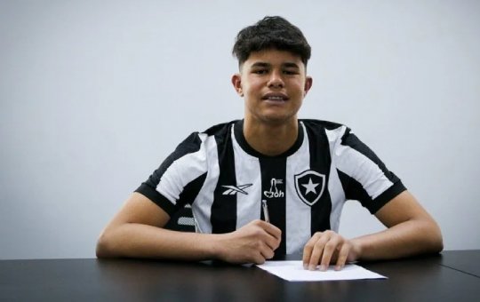 Bruninho, filho de Eliza Samudio, assina contrato com o Botafogo