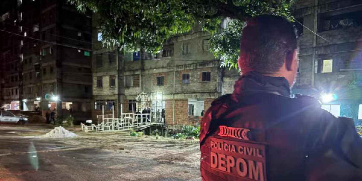 Polícia cumpre mandados em conjunto habitacional no Trobogy