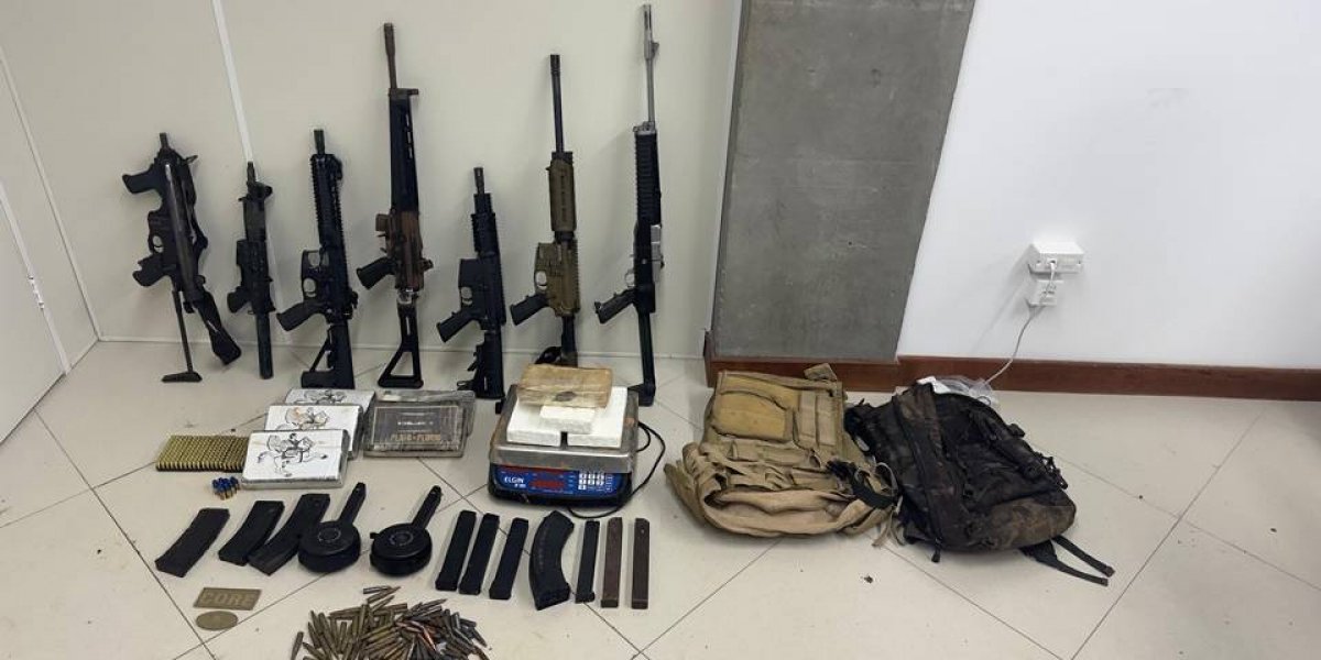 17 dos 40 fuzís apreendidos pela Polícia foram encontrados em Salvador