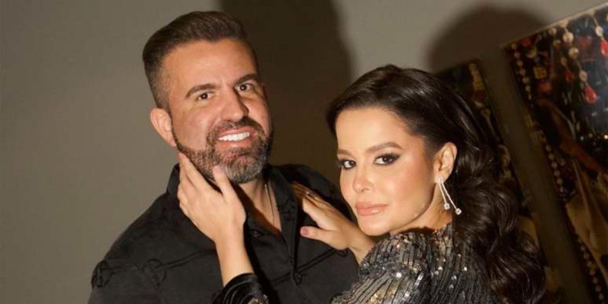 Maraisa reata noivado com Fernando Mocó e mostra aliança em live