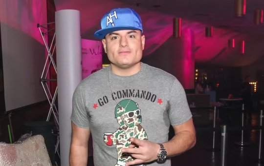 Carlinhos Mendigo deixa prisão após ser preso por atraso de pensão