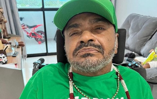 Família de Arlindo Cruz tranquiliza fãs sobre saúde do cantor
