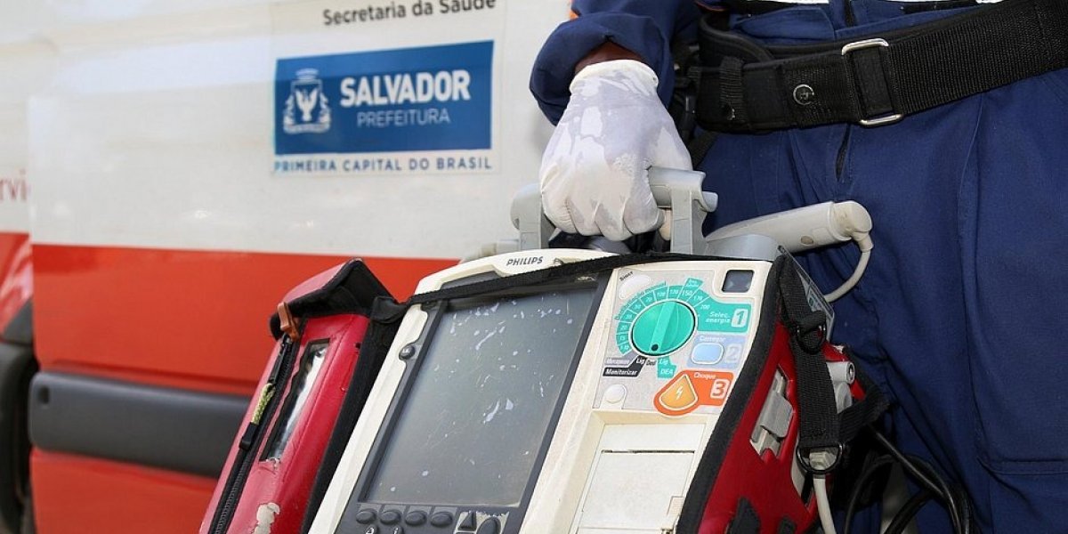 Homem morre após mal súbito ao dirigir na BR-324 em Salvador