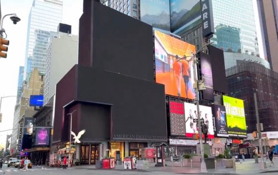 Telões da Times Square apagam após pane nos sistemas de todo o mundo