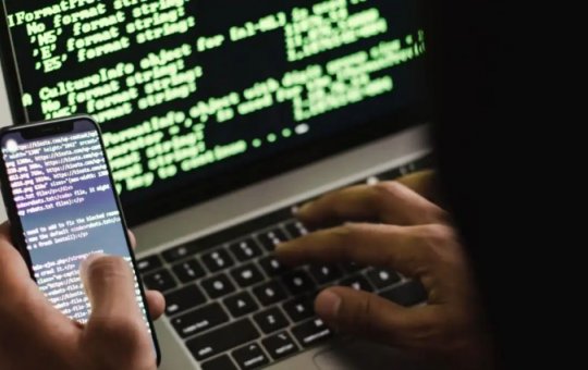 Empresa CrowdStrike cai US$ 9 bilhões em valor de mercado após apagão mundial