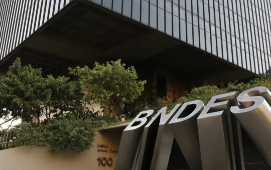 BNDES lança concurso público com 150 vagas e salários de R$ 20,9 mil
