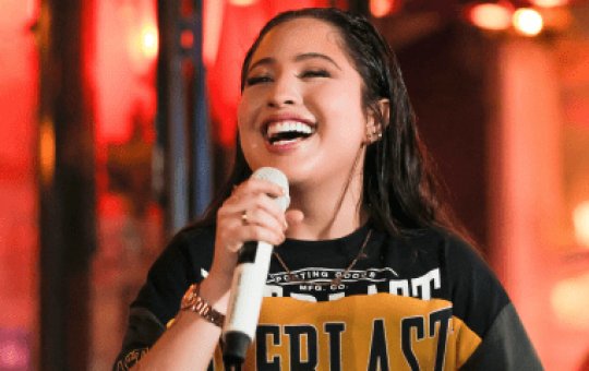 Namorada de Mari Fernandez compartilha momento de dança com a cantora