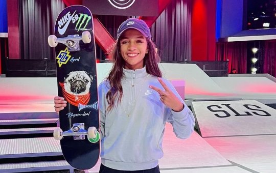 Após polêmicas, COB confirma que Rayssa Leal estará acompanhada na Vila Olímpica