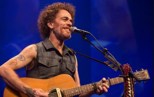 Nando Reis celebra lançamento da carreira com show em Salvador