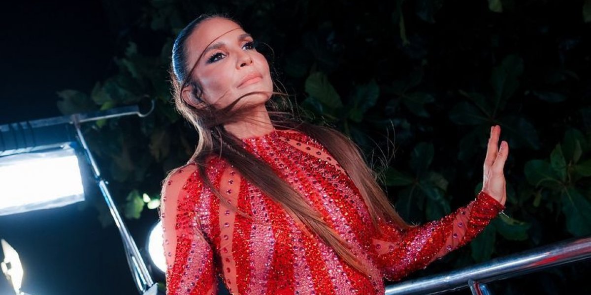 Ivete Sangalo compartilha momento com fã mirim nesta terça-feira (23)
