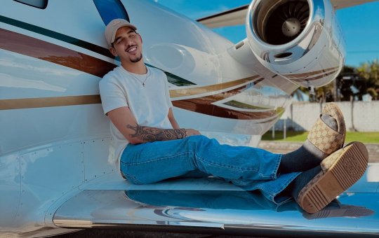 Zé Vaqueiro emociona ao ajudar fãs em show com gesto de solidariedade