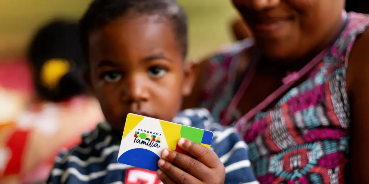 Caixa paga nesta quinta (25) o Bolsa Família aos beneficiários com NIS final 6