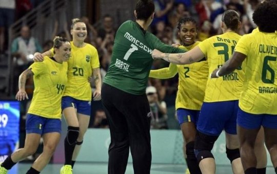 Seleção Feminina de Handebol vence Espanha por 29 a 18