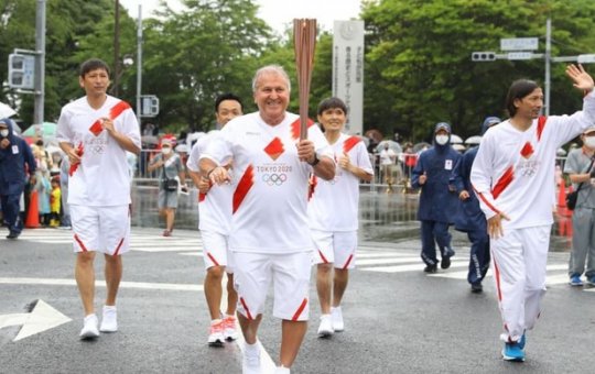 Zico sofre assalto em Paris e prejuízo chega a R$ 3 milhões