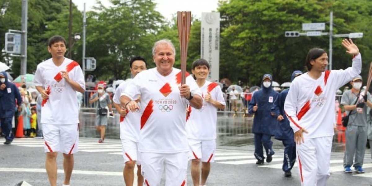 Zico sofre assalto em Paris e prejuízo chega a R$ 3 milhões