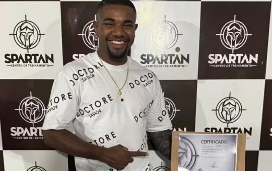 Davi Brito remove postagem sobre uso de arma de fogo