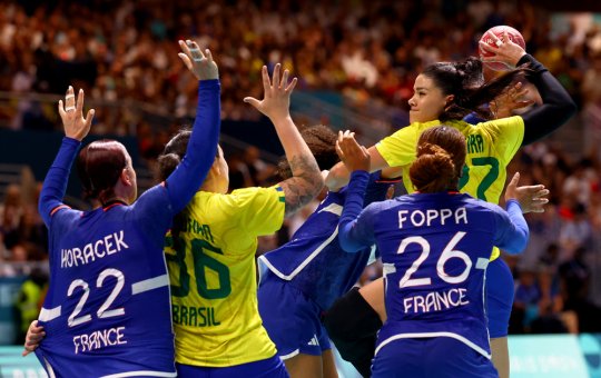 Brasil perde para a França e se complica no handebol feminino nas Olimpíadas