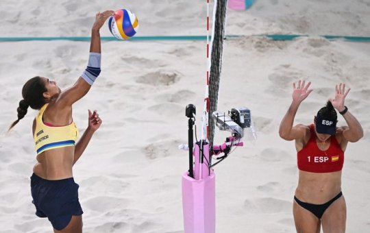 Ana Patrícia e Duda vencem espanholas e avançam para oitavas de final em Paris