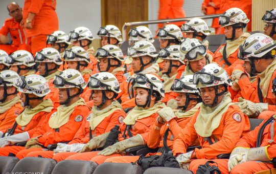 Corpo de Bombeiros iniciam turma de combate a incêndios florestais