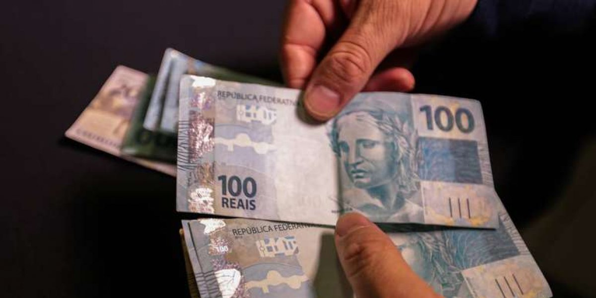 Deputados Federais baianos excedem verba de gabinete no 1º semestre de 2024