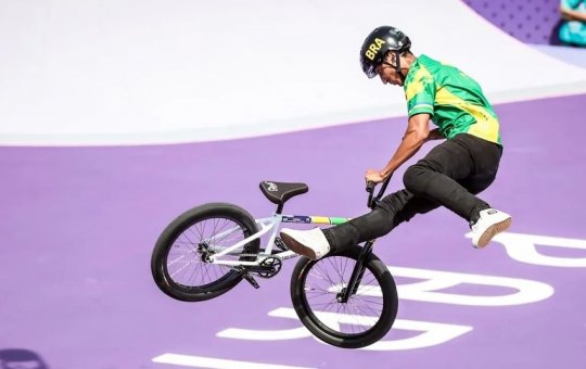 Paris 2024: Gustavo "Bala Loka" termina em sexto no BMX Freestyle