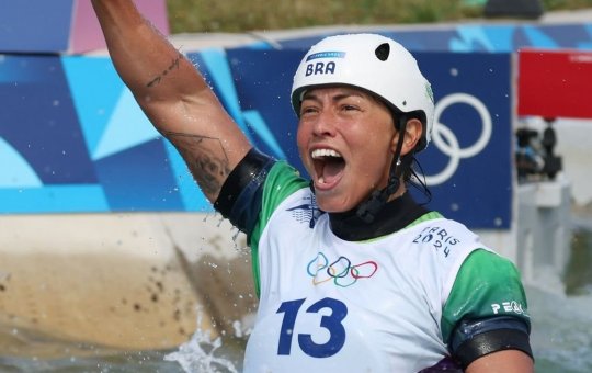 Ana Sátila garante vaga na final e busca medalha na canoagem slalom