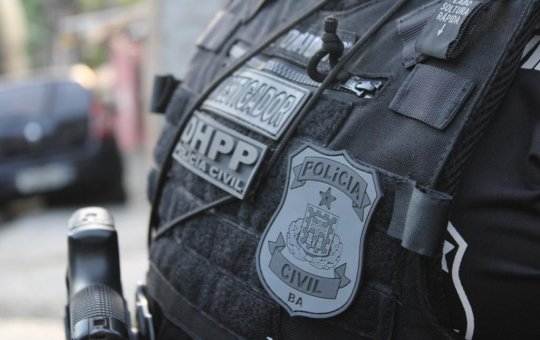 Corpo de homem é encontrado na praia de Piatã