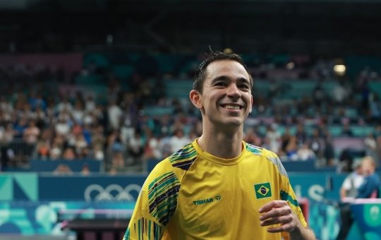 Hugo Calderano garante semifinal inédita olímpica no tênis de mesa