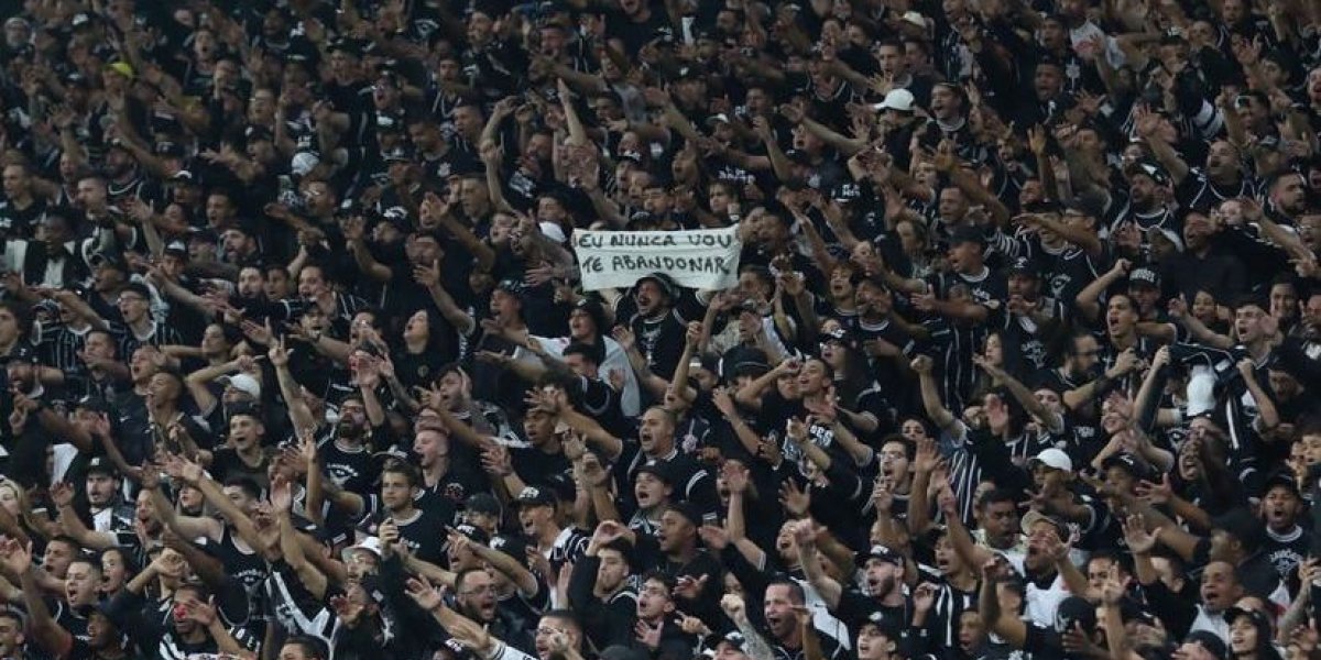 Torcedores do Corinthians debocham das enchentes do Rio Grande do Sul