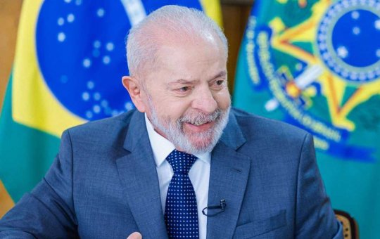 Lula sanciona novo ensino médio e veta mudanças no Enem