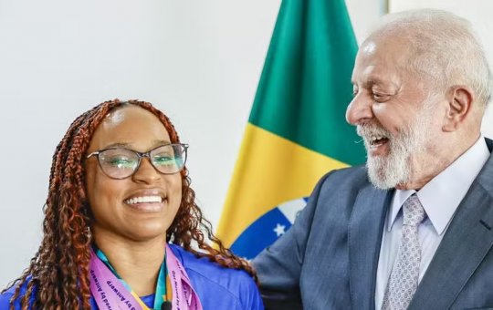 Lula parabeniza Rebeca Andrade por medalha nas olimpíadas de Paris