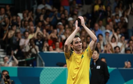 Hugo Calderano é derrotado por sueco e disputará o Bronze