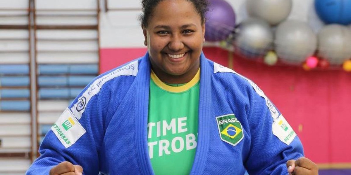 É OURO! Bia Souza vence israelense e garante primeira medalha