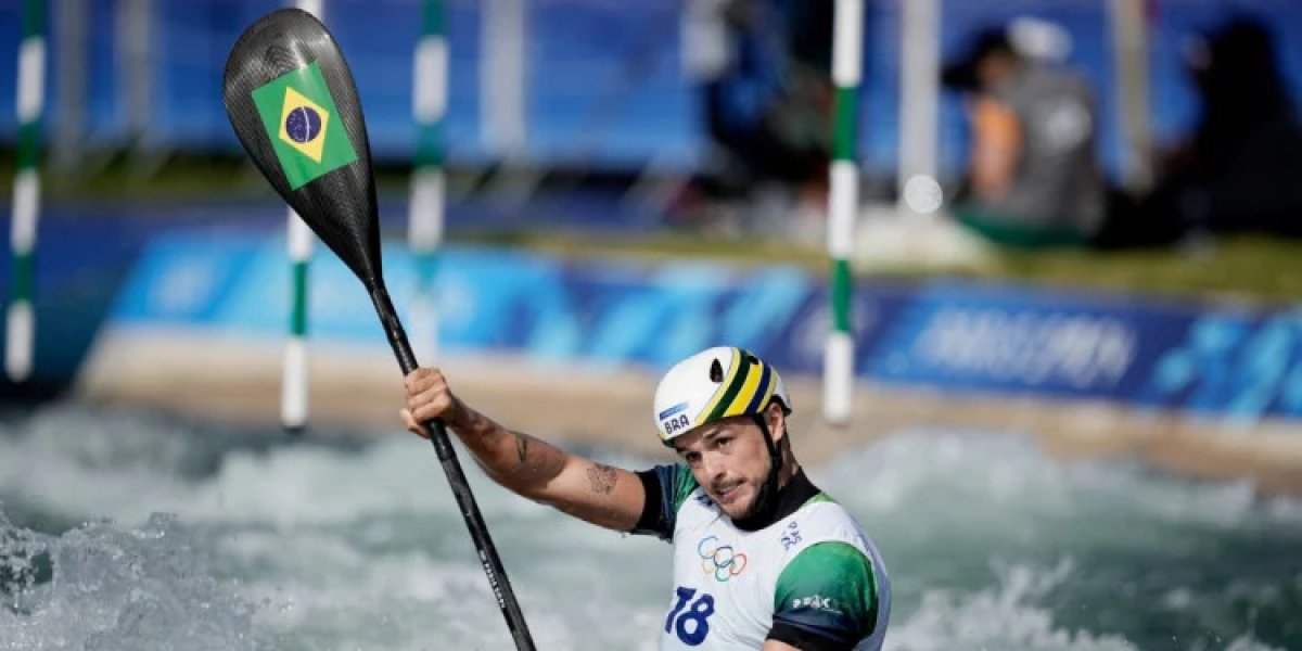 Pepê Gonçalves faz segundo melhor tempo no caiaque cross e garante vantagem