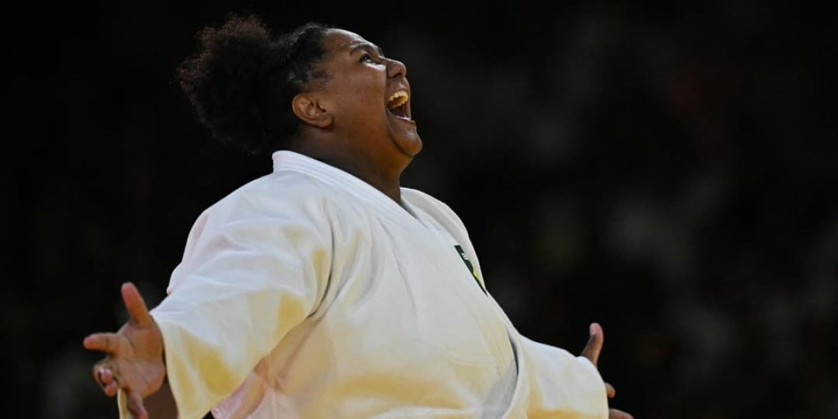 ORGULHO! Lula comemora a conquista do ouro de Bia Souza