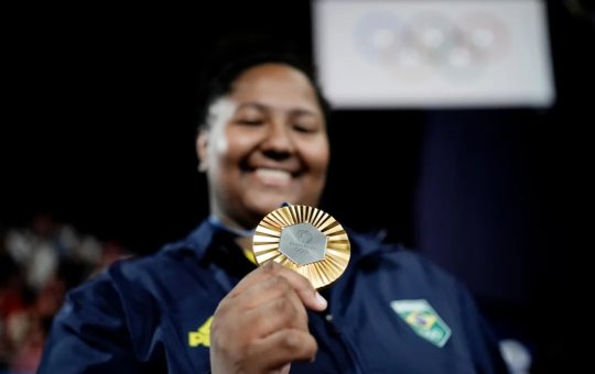 Brasil sobe 14 posições no quadro de medalhas após ouro de Bia Souza